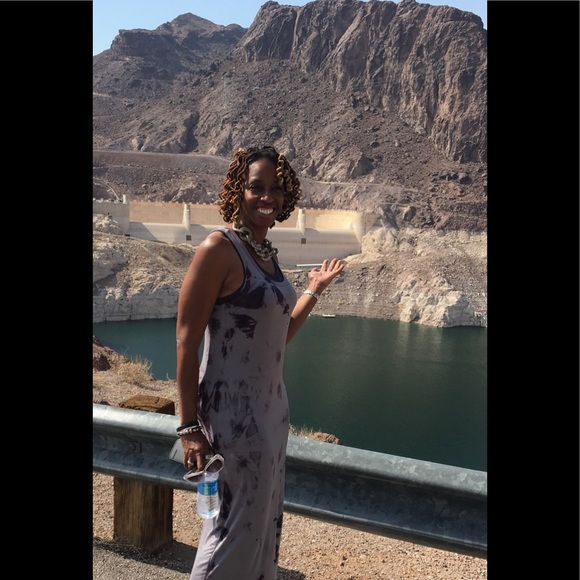 Meet your Posher, Janine - Picture 3 of 4